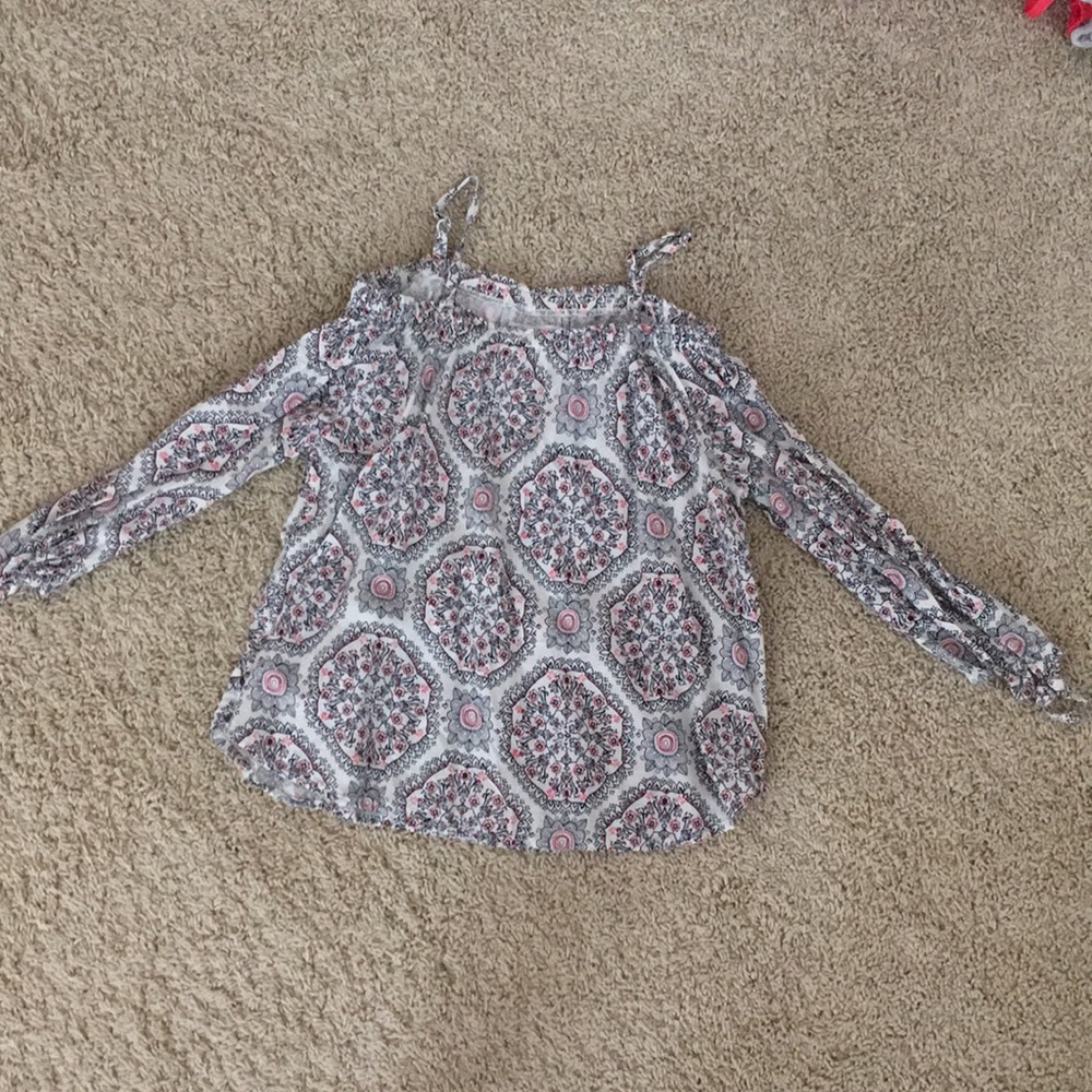 Cold shoulder long sleeve shirt